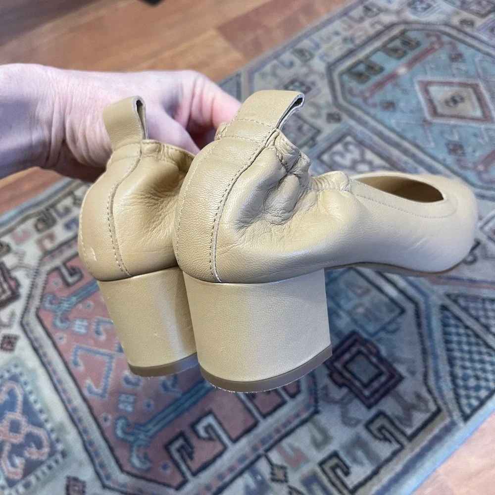 Everlane The Day Heel Light Taupe Leather Ballet Shoe Beige Tan Nude Sz 7.5 Chic